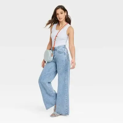 Open Box - Women's Mid-Rise Super Wide Leg Jeans - Universal Thread Light Wash 6